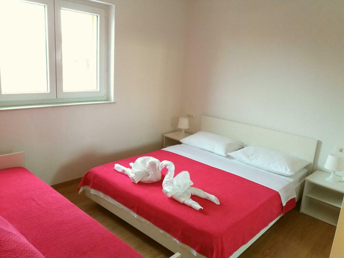 Apartments Mestrovic Lopar Exterior photo